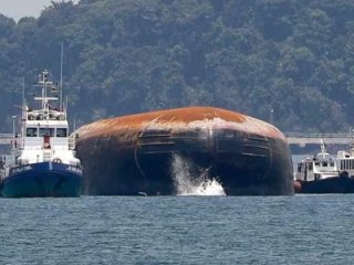 Singapur'da iki gemi çarpıştı! 2 ölü 3 kayıp