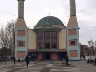 Hollanda'dan beklenmedik 'cami' hamlesi