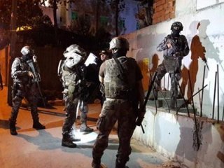 İstanbul'da şafak operasyonu! Çok sayıda gözaltı