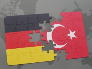 Merkel'den Türkiye'ye yeni tehdit! Projeler incelemeye alınacak