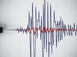 Ege Denizi'nde korkutan deprem!