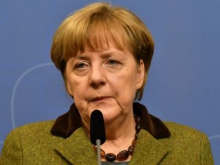 Merkel, kendi medyasına bile pes dedirtti!