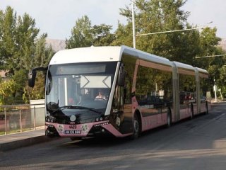 Pembe trambüsler sefere başlıyor
