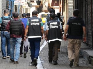 Diyarbakır'da şafak operasyonu: 10 gözaltı