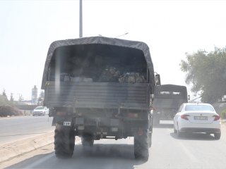 Komando birlikleri Suriye sınırında