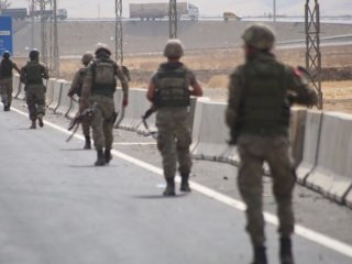Sınırda mevziler hazır