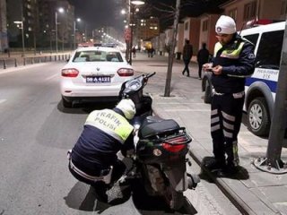 Yuh artık dedirten olay! Plaka oyunu