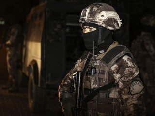 2 bin 500 polisle dev operasyon! 150'den fazla gözaltı var..