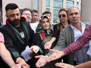 Tacı geri alınan Itır Esen'e dava şoku!