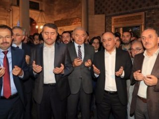 Mevlüt Uysal mesaiye hızlı başladı