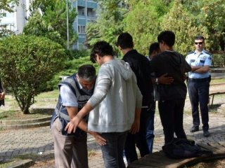Veliler dikkat! 18 bin öğrenci ders saatinde bakın nerede bulundu!