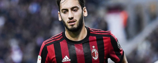 Hakan Çalhanoğlu özür diledi!