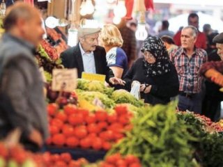 Herkes zam peşinde
