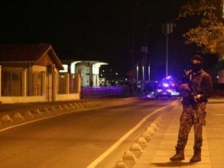 Başbakanlık Ofisi yakınlarında silah sesleri