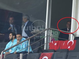 Demirören'in maç sonu görüntüsü tepki çekti