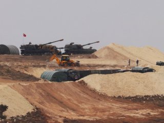 Tank ve füzelerin namluları İdlib'e çevrildi