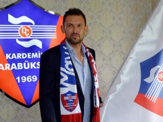 Karabükspor'da Popovic imzayı attı