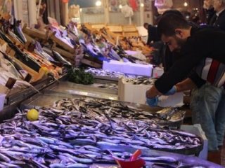 El yakan hamsiye büyük talep