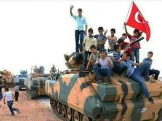 Mehmetçik'ten İdlib'deki sevgi seline karşılık