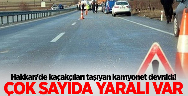 Hakkari’de kamyonet devrildi! 65 kişi yaralandı
