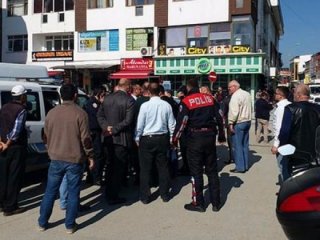 'Yol vermedi' diye polise kafa atınca...