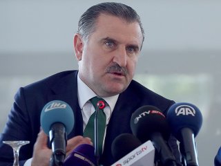 Spor Bakanı Bak da yabancı kuralını eleştirdi
