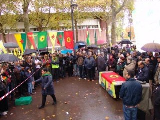 Avrupa PKK'nın sokağa dökülmesini izliyor