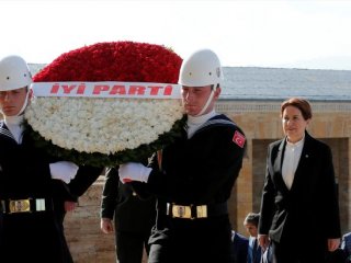 İyi Parti'den Anıtkabir ve Hacı Bayram ziyareti