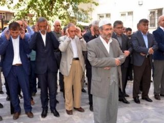 Peşmergeler için gıyabi cenaze namazı kıldılar!