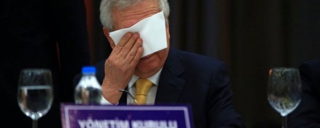 Aziz Yıldırım gözyaşlarını tutamadı...
