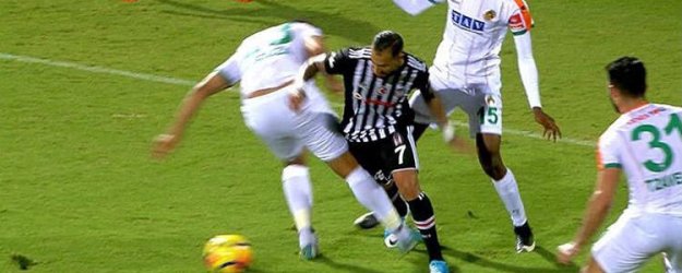 Beşiktaş'ı çıldırtan pozisyon! Quaresma...