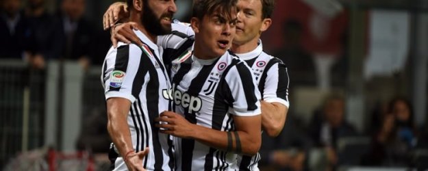 Juventus Hakanlı Milan'ın fişini çekti!