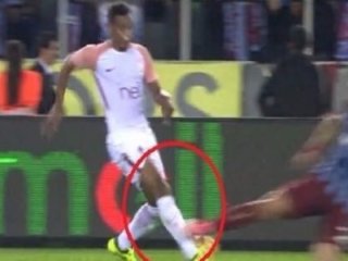 Trabzon'da G.Saraylıları çıldırtan pozisyon!