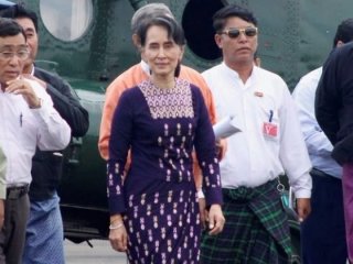 Myanmar liderinden sürpriz Arakan hamlesi