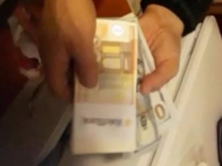 Rüşvet alırken suçüstü yakalandı!