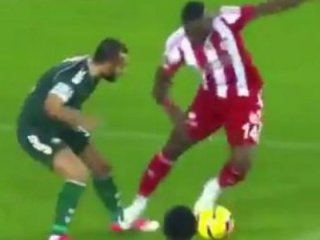Cüneyt Çakır'dan olay penaltı kararı