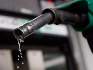 Prenslerin taht savaşı petrolü uçurdu! 2 yılın zirvesinde