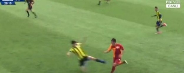 Skandal karar sonrası hakemliği bıraktı!