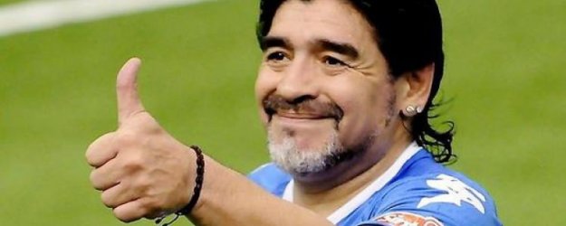 Maradona'dan sürpriz imza!