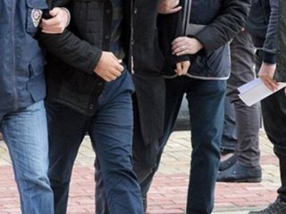 FETÖ'cü hain, bayrak taşıyan 2 genci şehit etti