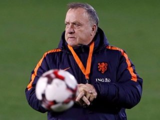 Advocaat Hollanda Milli Takımı'nı bırakıyor!