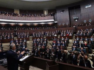 AK Parti Grubu'nda seçim günü