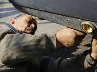 Zamdan bıkan oraya koşuyor!