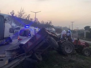 Traktör ile TIR çarpıştı: 6 yaralı