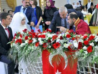 Türkiye'de bir ilk! Müftü resmi nikah kıydı