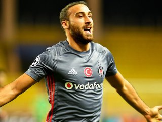 Newcastle United, Cenk için geliyor!
