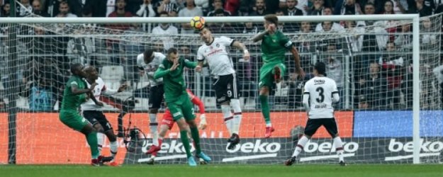 Beşiktaş'a iki kötü haber birden!
