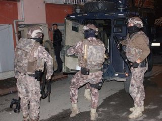 İstanbul'da birçok adrese eş zamanlı operasyon