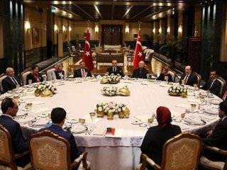 Erdoğan öğretmenleri ağırladı, tek tek sordu