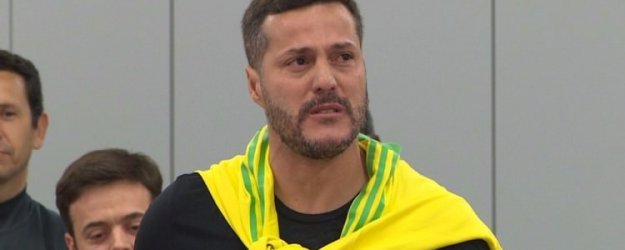 Gözyaşları içerisinde takımına veda etti!